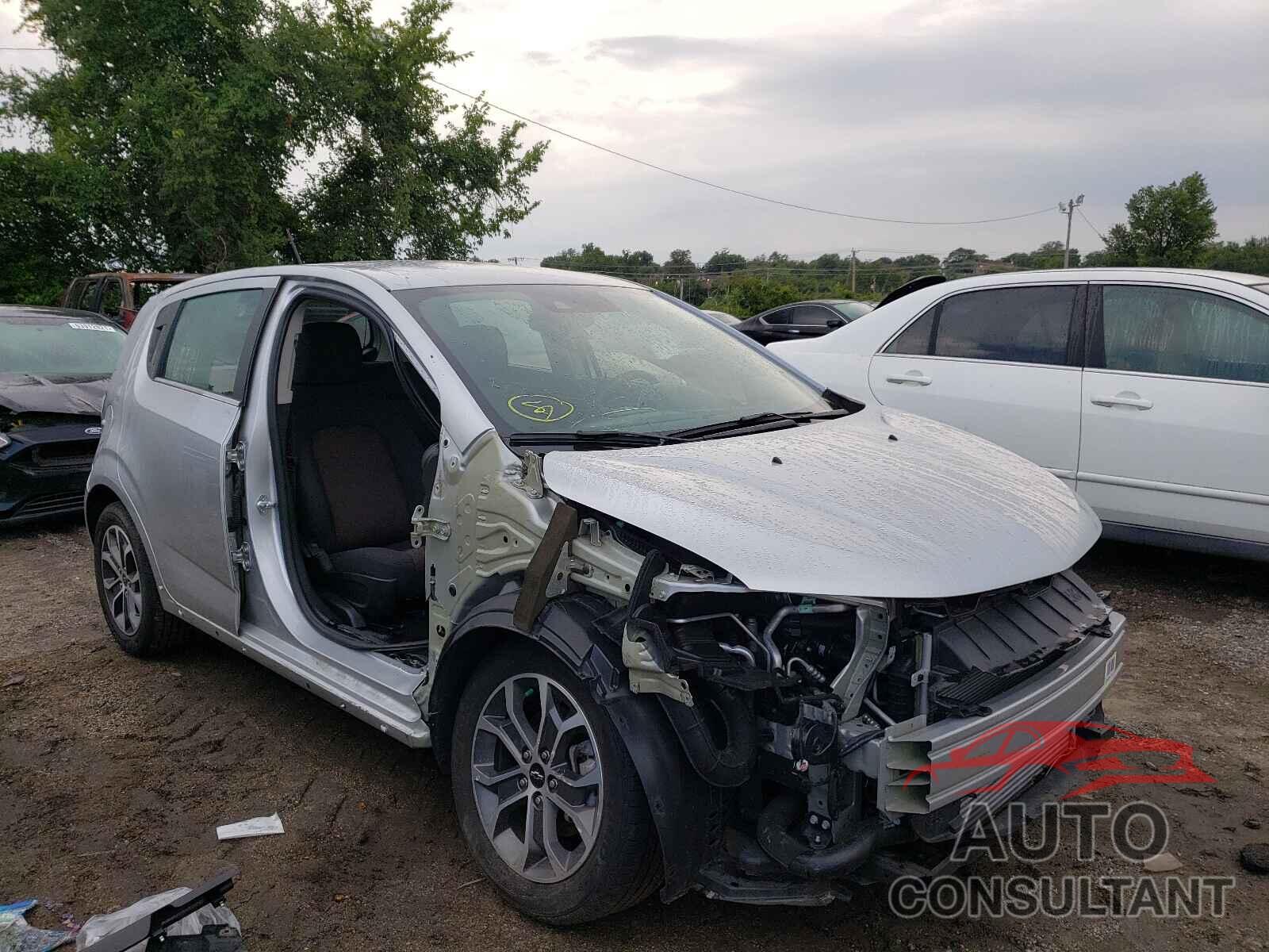 CHEVROLET SONIC 2019 - 1G1JD6SB9K4139297
