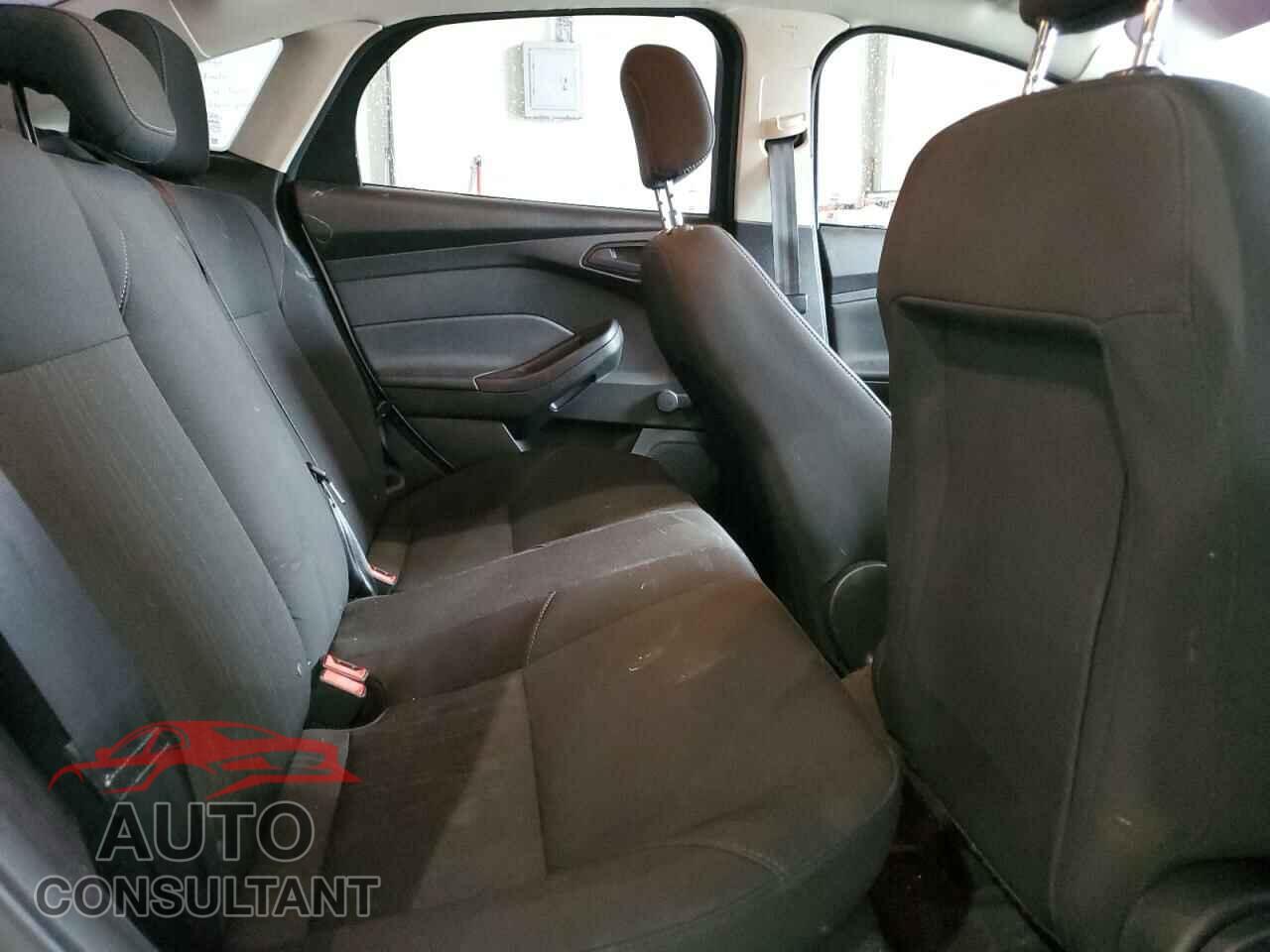 FORD FOCUS 2016 - 1FADP3E23GL359995
