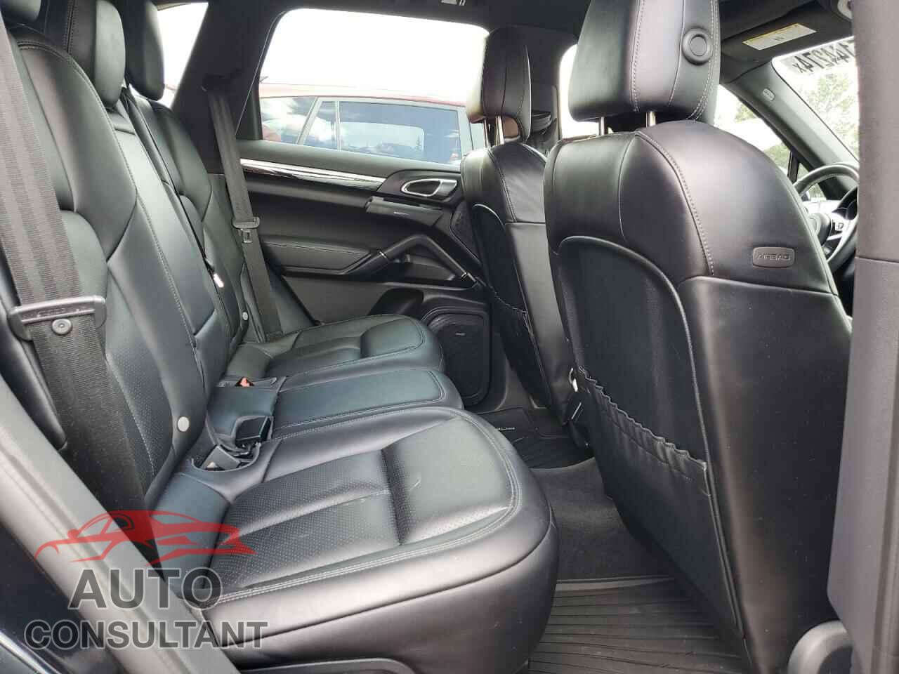 PORSCHE CAYENNE 2017 - WP1AA2A28HKA90977