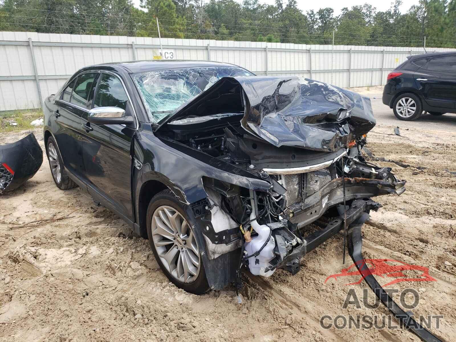 FORD TAURUS 2018 - 1FAHP2F89JG109823