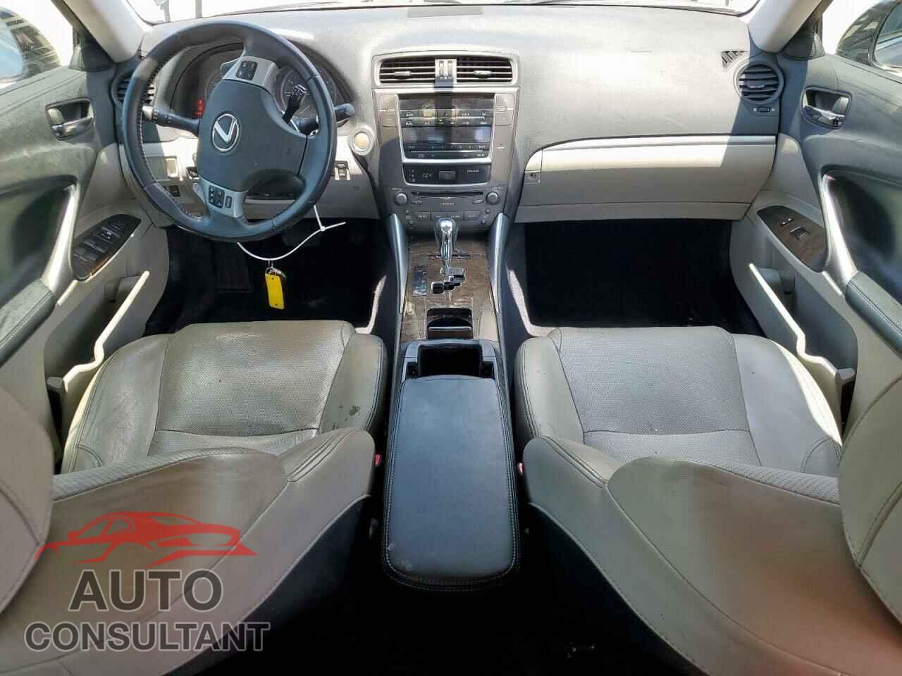 LEXUS IS 2011 - JTHBF5C21B5137549