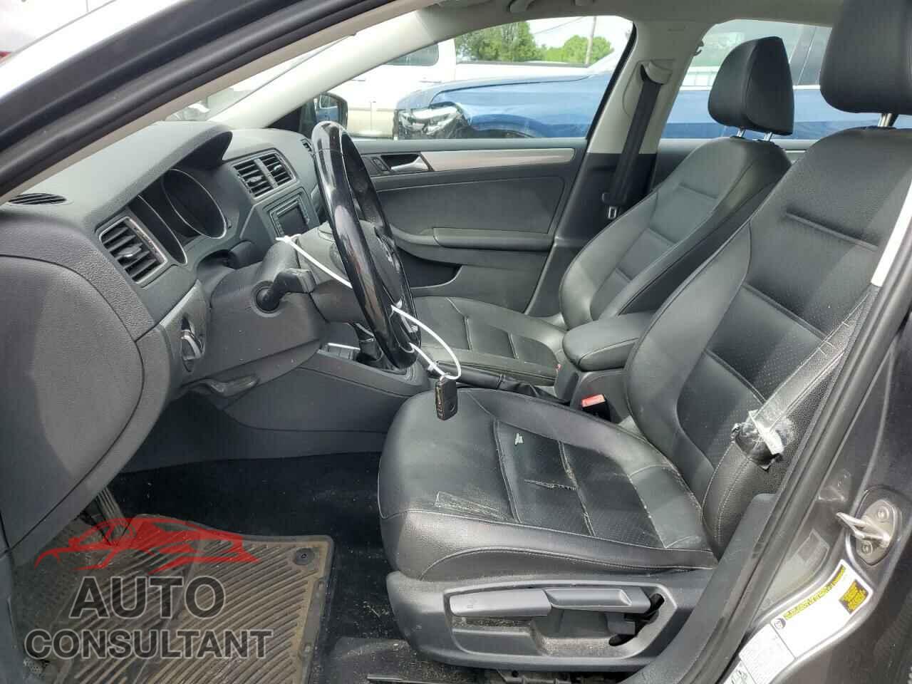 VOLKSWAGEN JETTA 2017 - 3VWDB7AJ7HM318747
