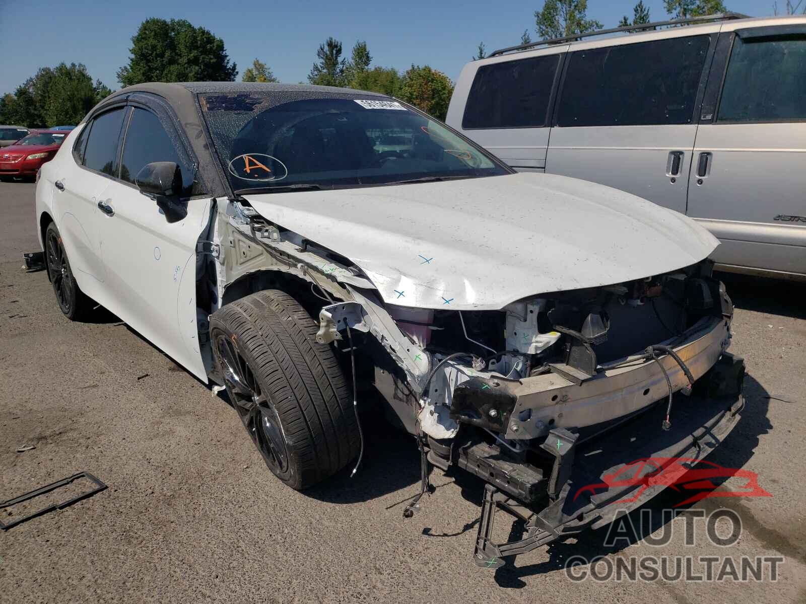 TOYOTA CAMRY 2018 - 4T1B11HKXJU039251