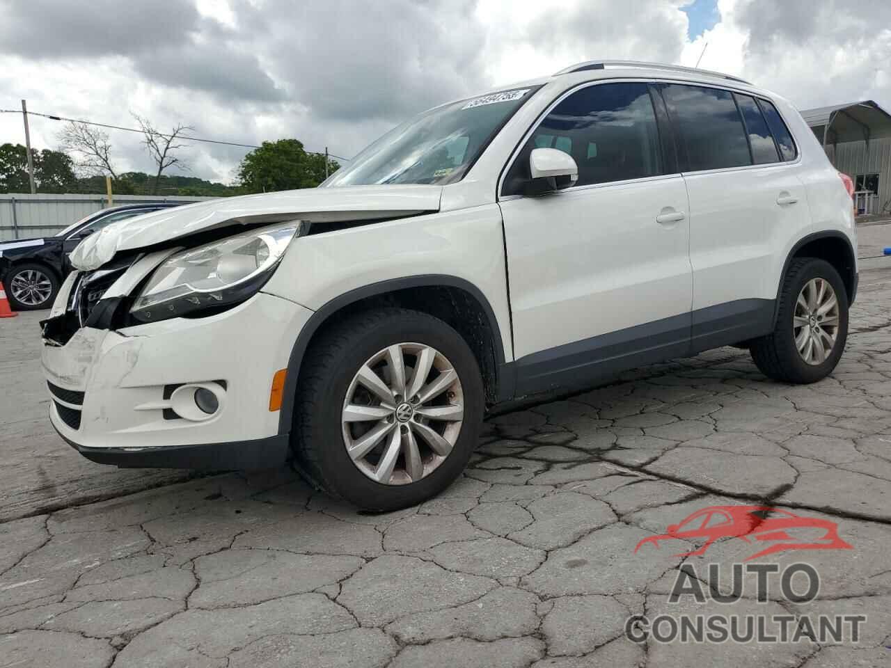 VOLKSWAGEN TIGUAN 2011 - WVGBV7AX1BW565917