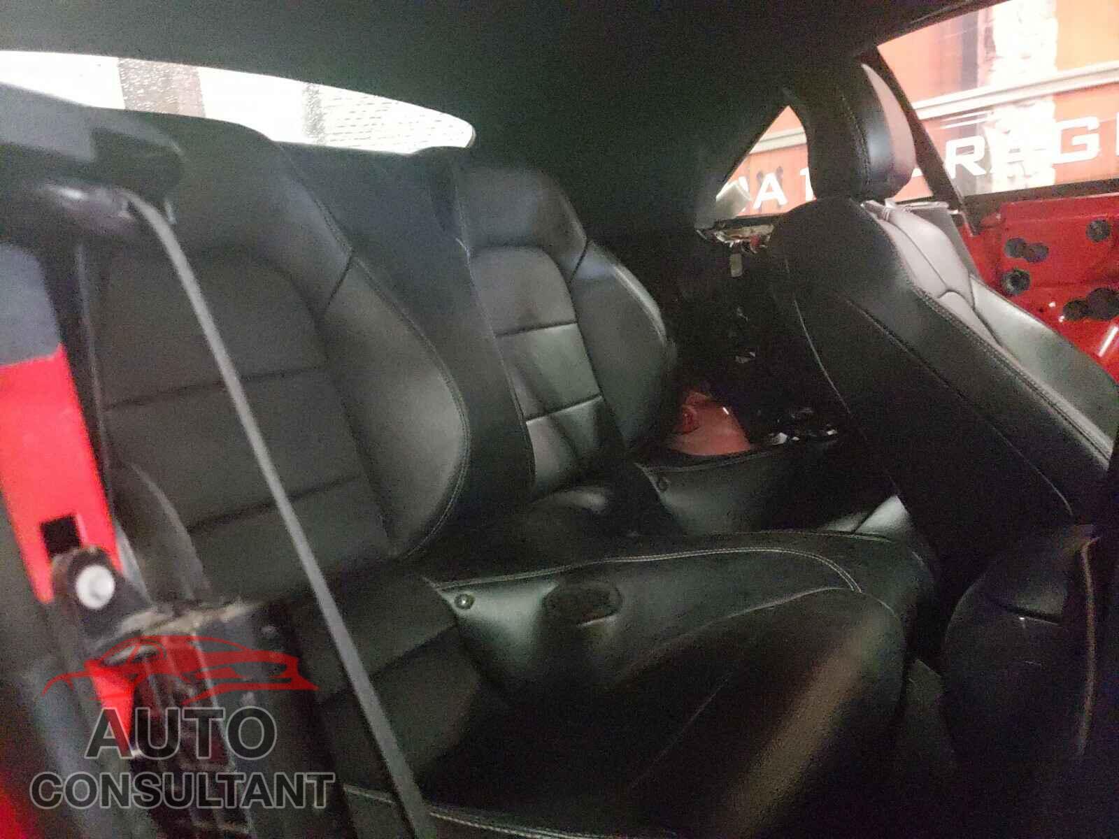 FORD MUSTANG 2016 - 1FATP8UH5G5284591