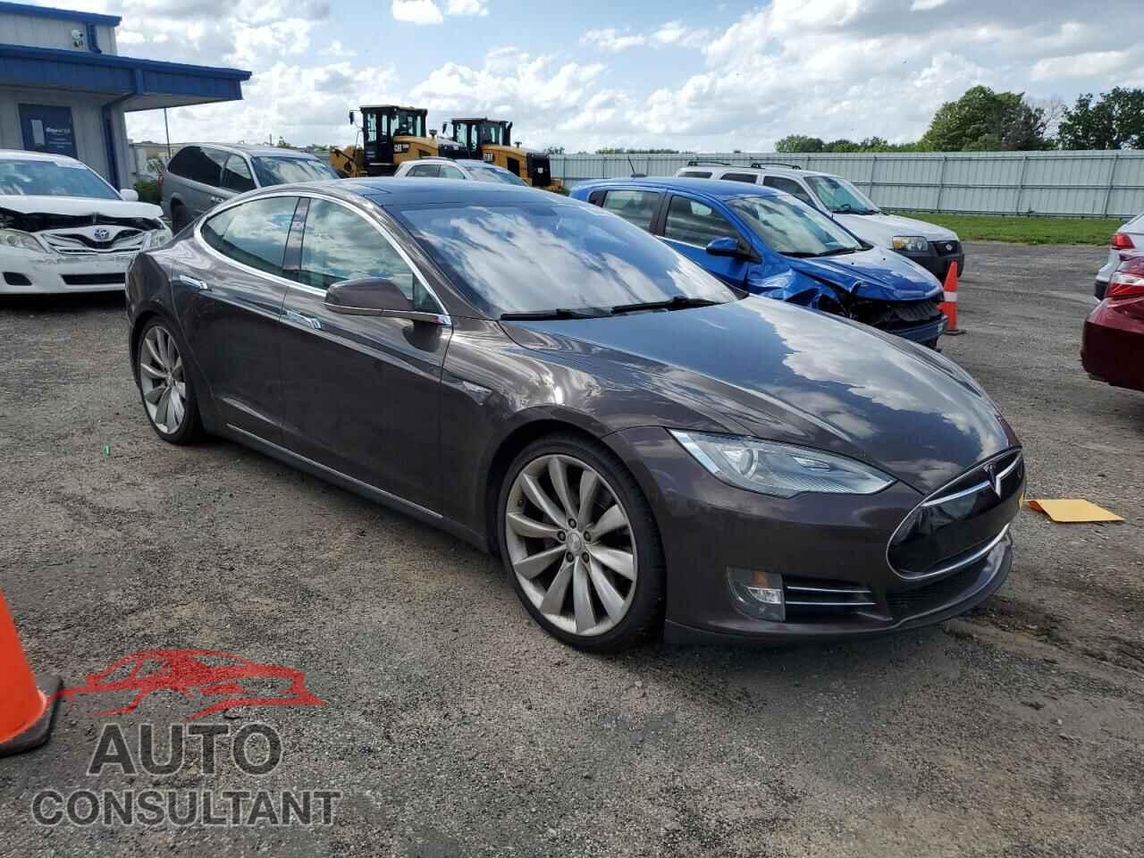 TESLA MODEL S 2013 - 5YJSA1DN4DFP06073