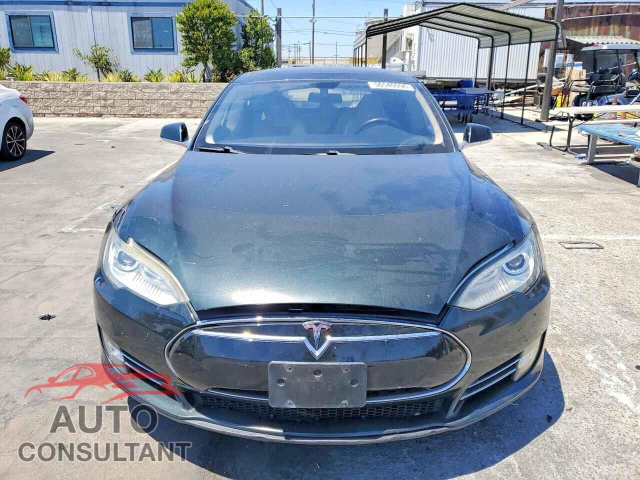 TESLA MODEL S 2013 - 5YJSA1CP2DFP08231