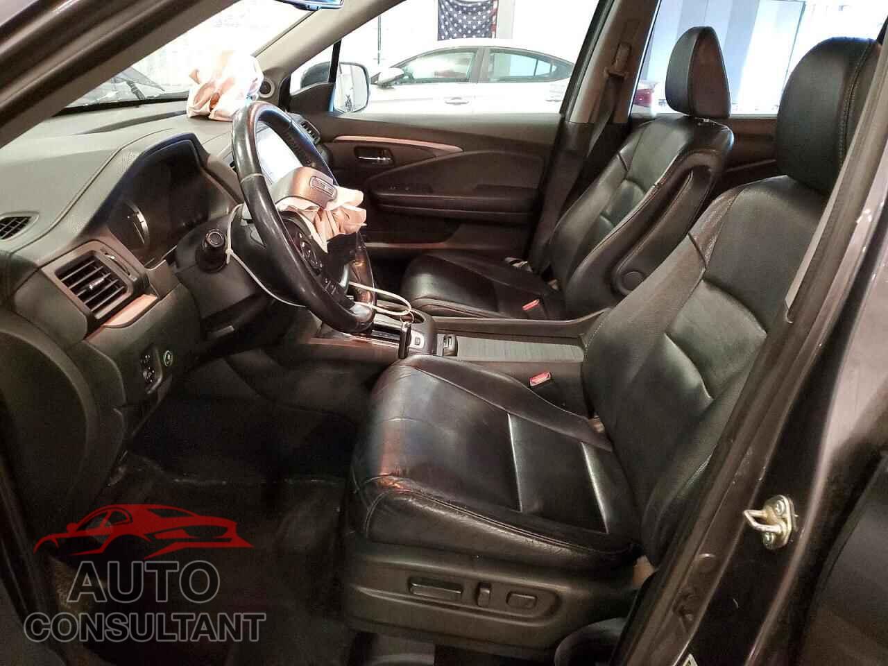 HONDA PILOT 2017 - 5FNYF6H58HB018246