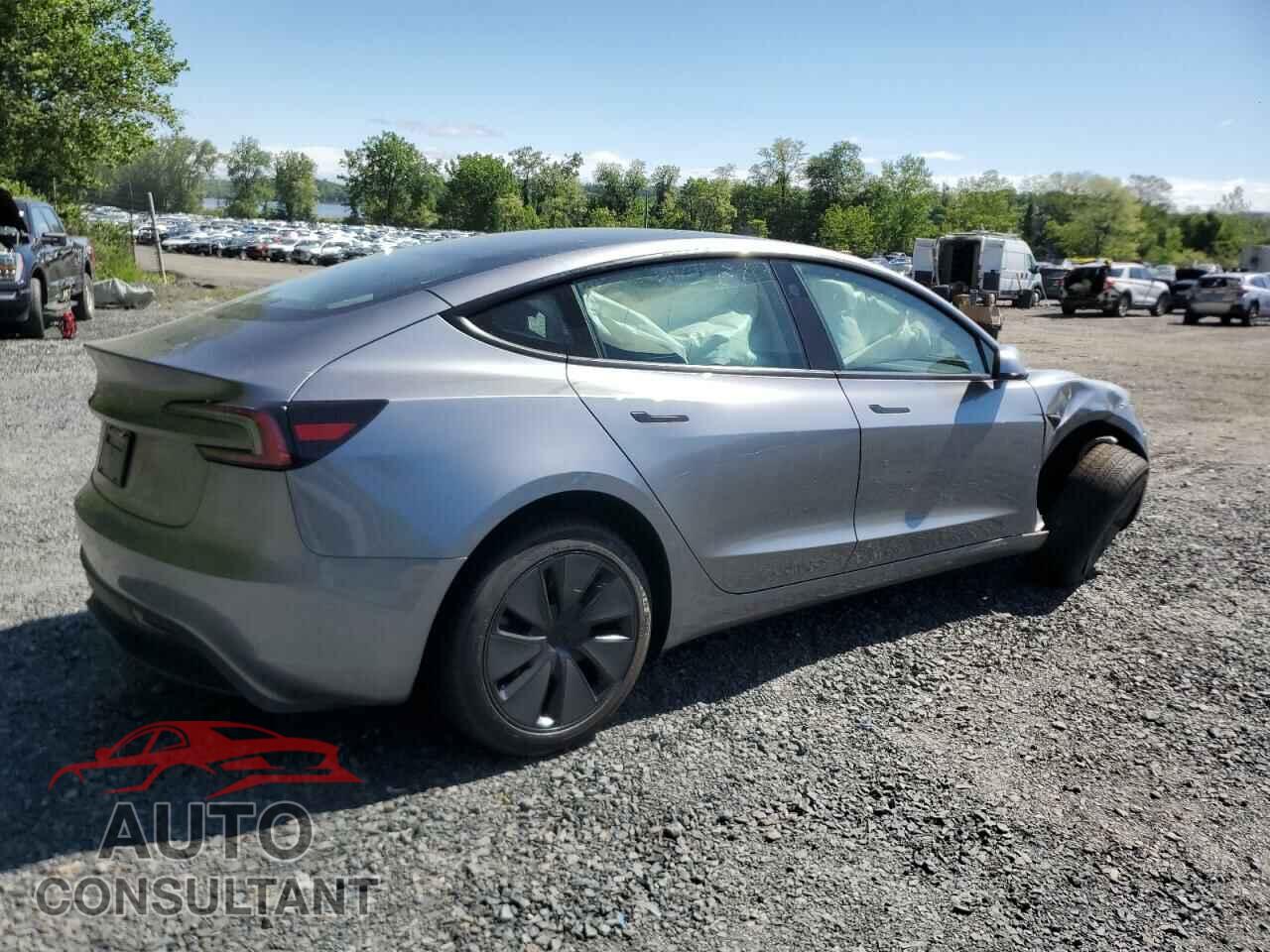 TESLA MODEL 3 2025 - 5YJ3E1EA7SF994768
