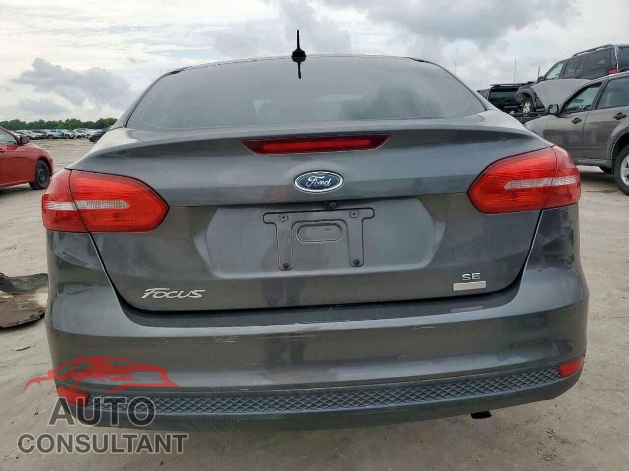 FORD FOCUS 2018 - 1FADP3FE2JL303059