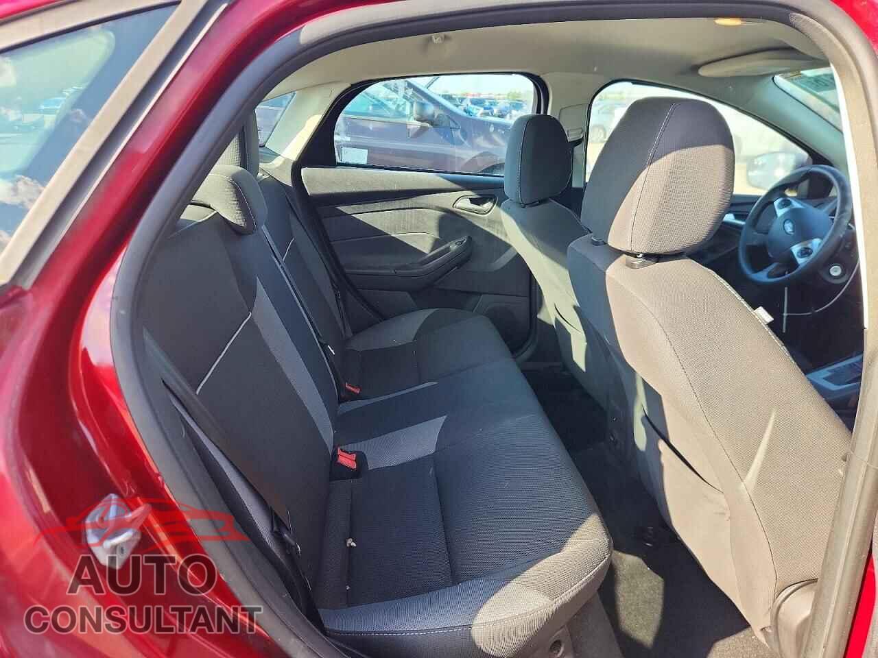 FORD FOCUS 2014 - 1FADP3F2XEL181160