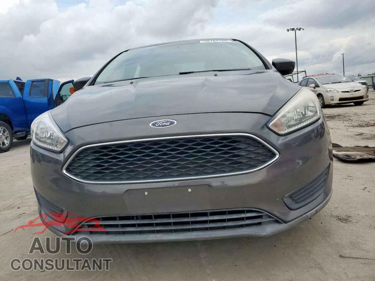 FORD FOCUS 2018 - 1FADP3FE2JL303059