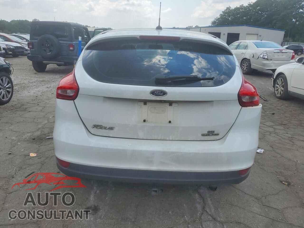 FORD FOCUS 2015 - 1FADP3K20FL311275