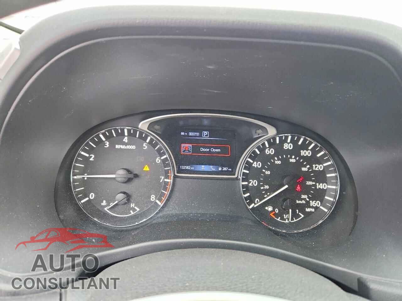 NISSAN PATHFINDER 2020 - 5N1DR2CM4LC616784