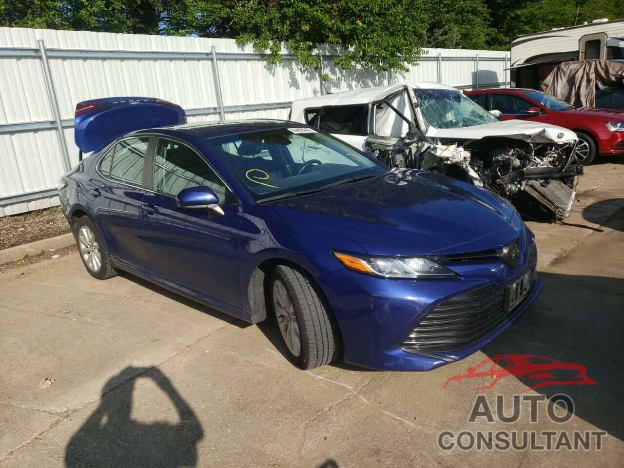 TOYOTA CAMRY 2018 - 4T1B11HK9JU586141