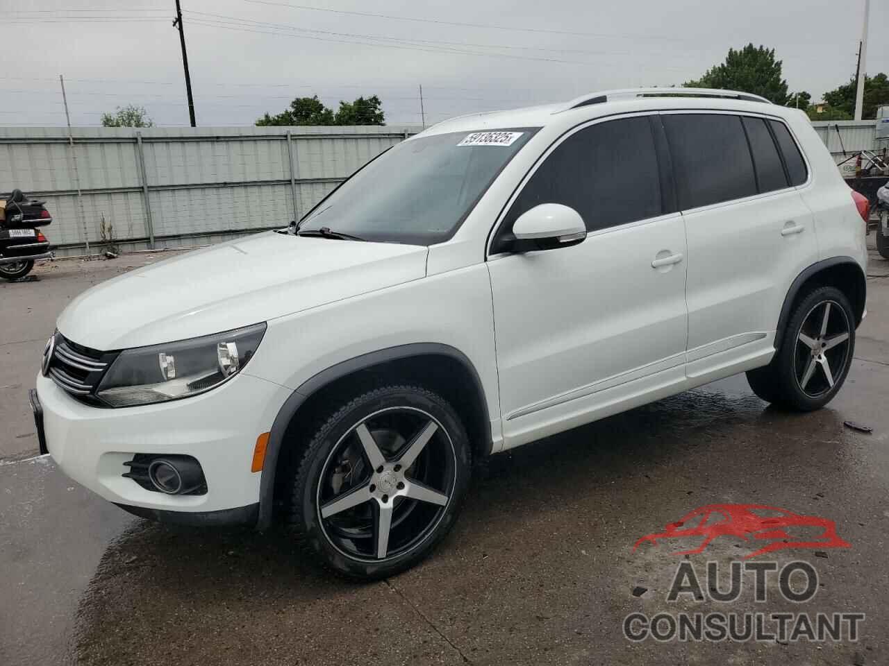 VOLKSWAGEN TIGUAN 2016 - WVGBV7AX0GW078439