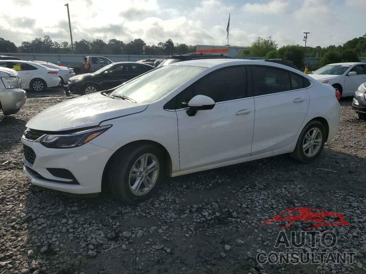 CHEVROLET CRUZE 2018 - 1G1BE5SM4J7241746