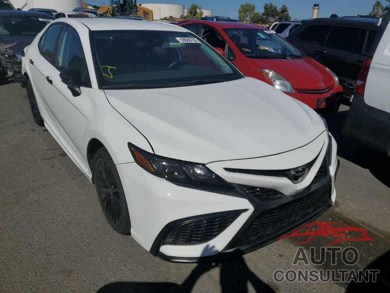 TOYOTA CAMRY 2021 - 4T1G11AK4MU408898