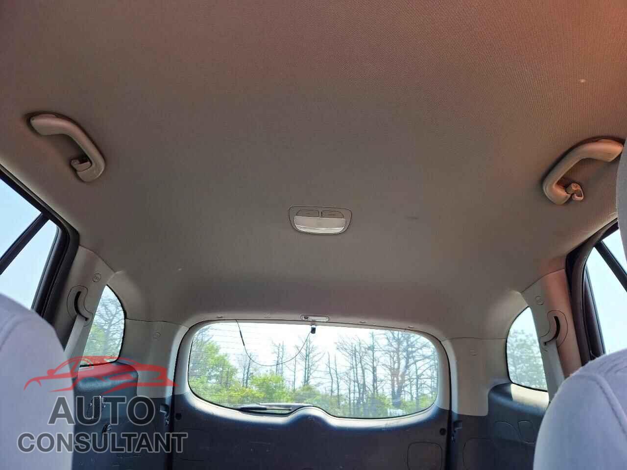 HYUNDAI SANTA FE 2009 - 5NMSG13D99H233395