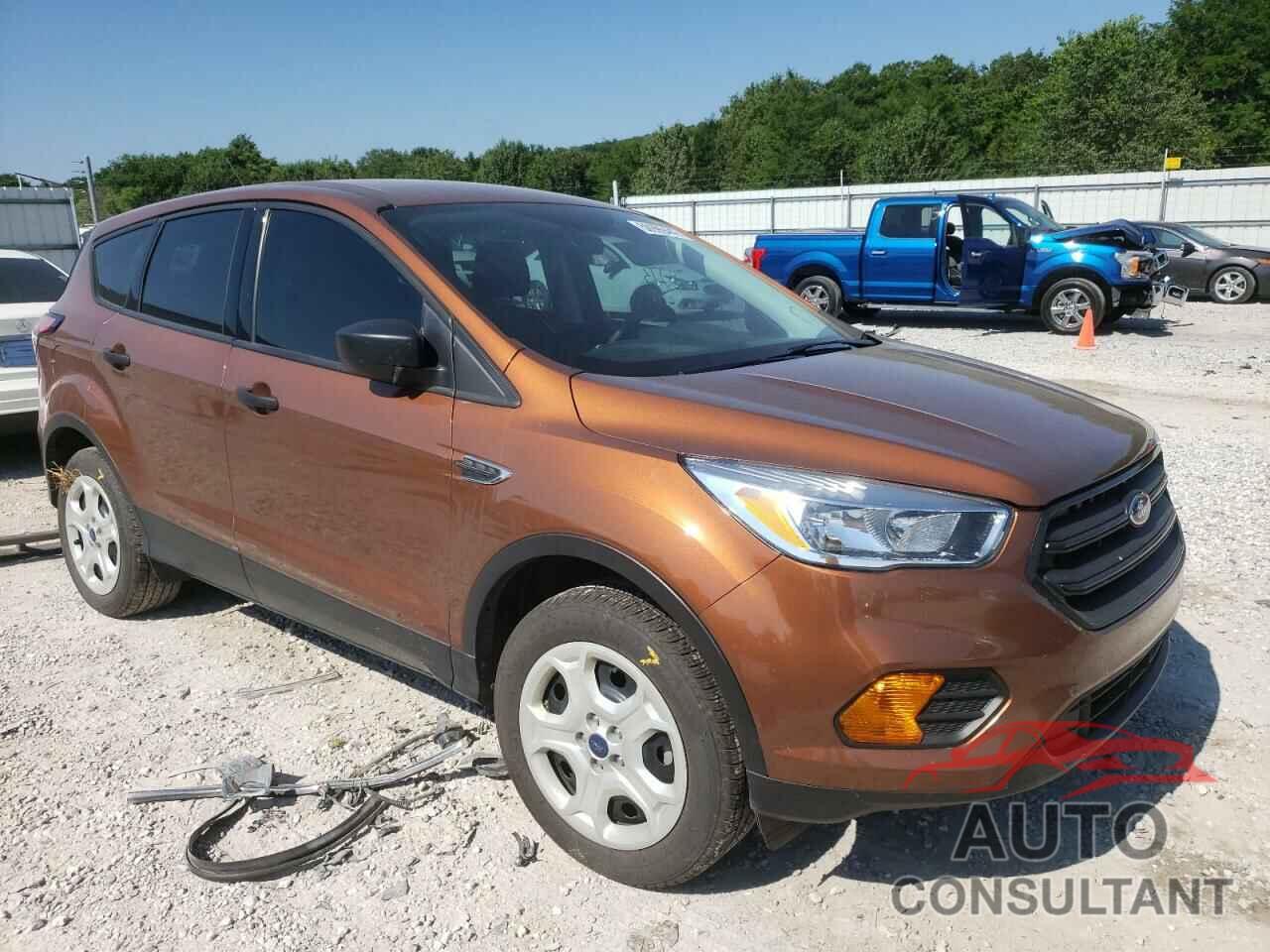 FORD ESCAPE 2017 - 1FMCU0F73HUD04641