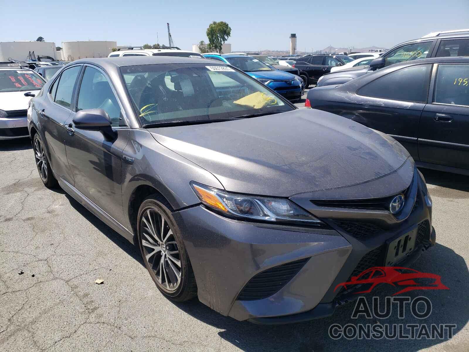 TOYOTA CAMRY 2018 - 4T1B21HK3JU507799