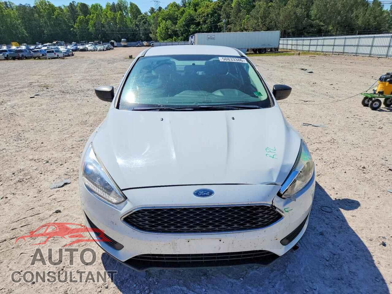 FORD FOCUS 2018 - 1FADP3E27JL303596