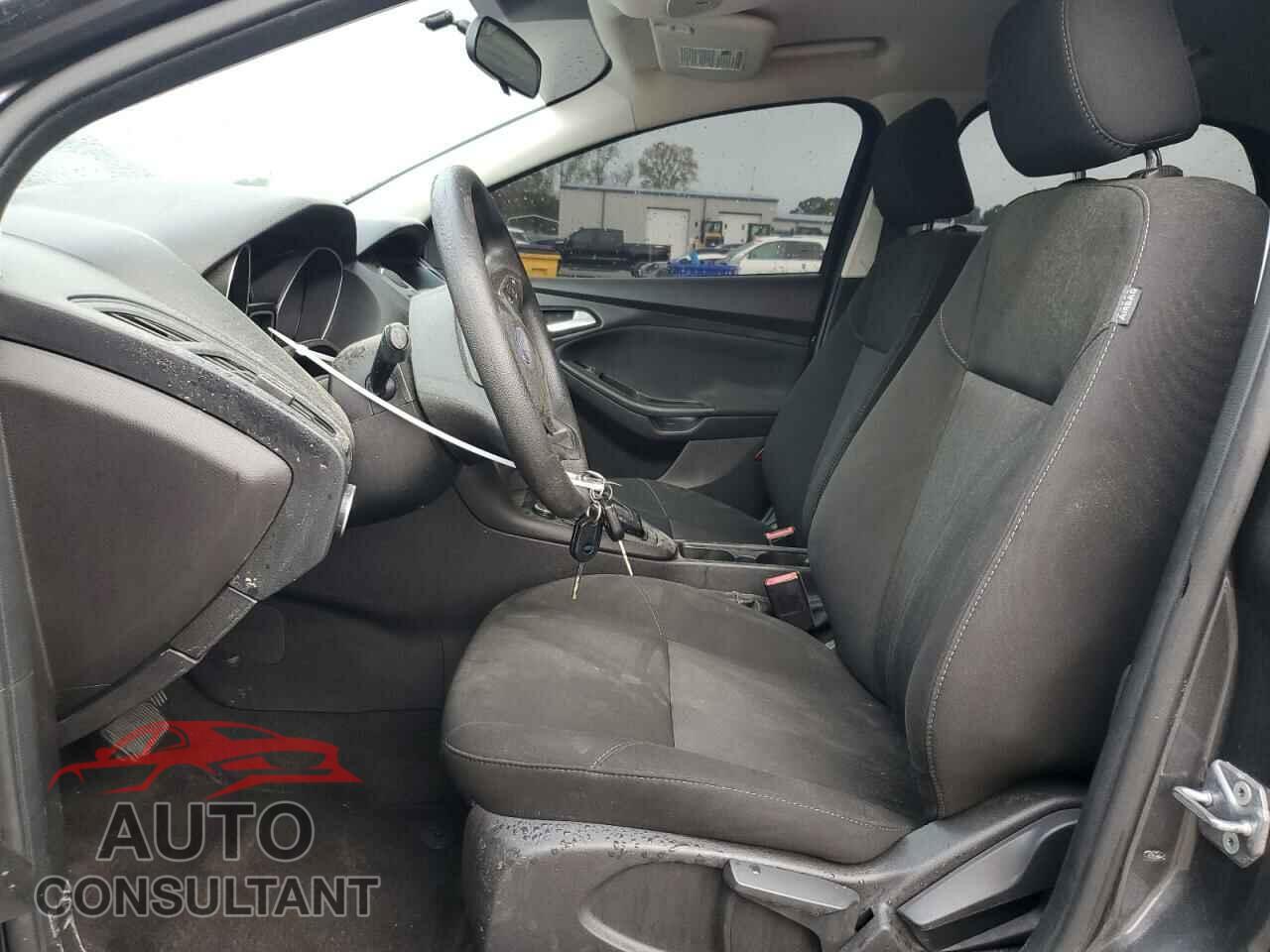 FORD FOCUS 2017 - 1FADP3K25HL294251