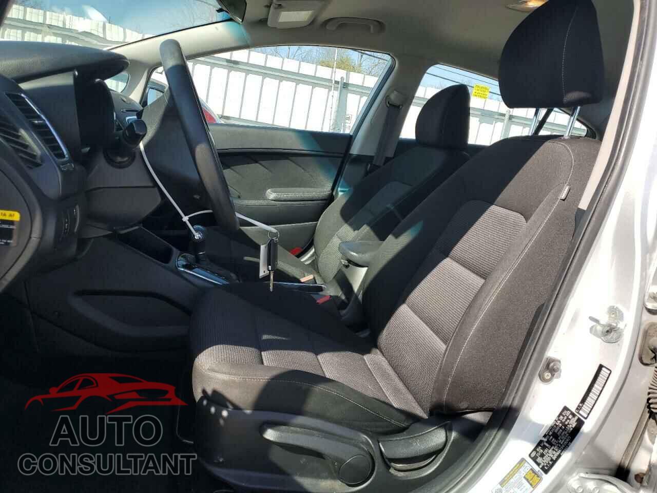 KIA FORTE 2017 - 3KPFK4A73HE092425