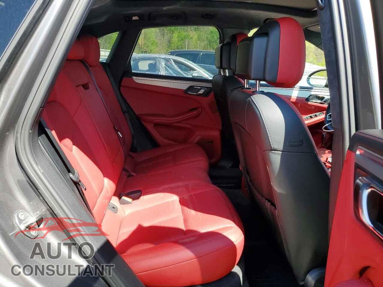 PORSCHE MACAN 2016 - WP1AF2A54GLB93561