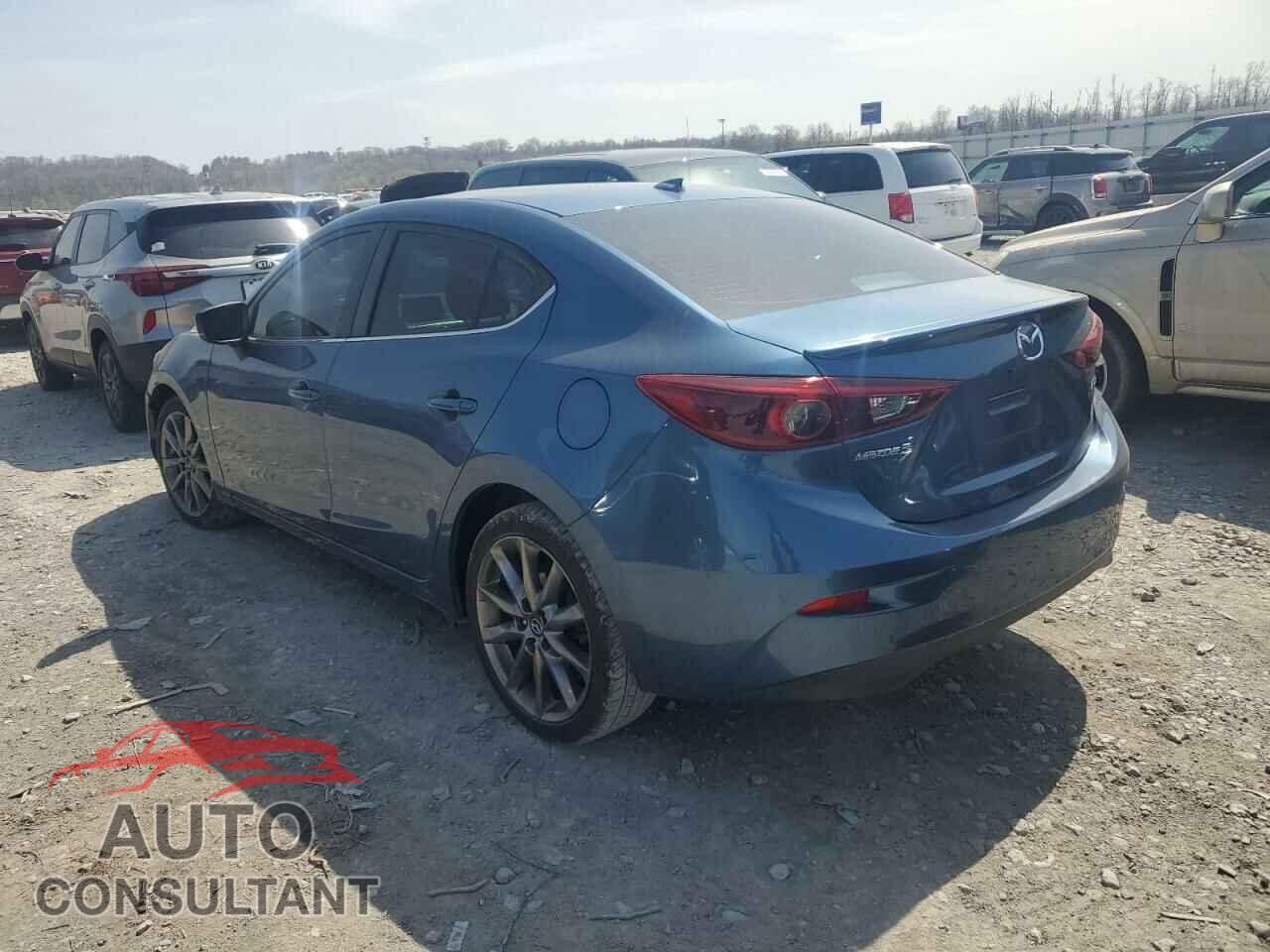 MAZDA 3 2018 - 3MZBN1W39JM194105