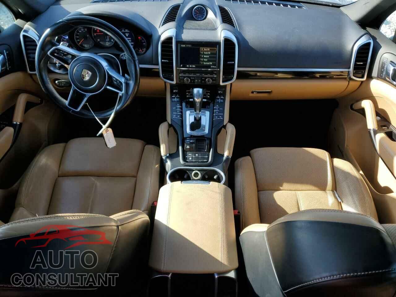 PORSCHE CAYENNE 2016 - WP1AA2A29GKA14473