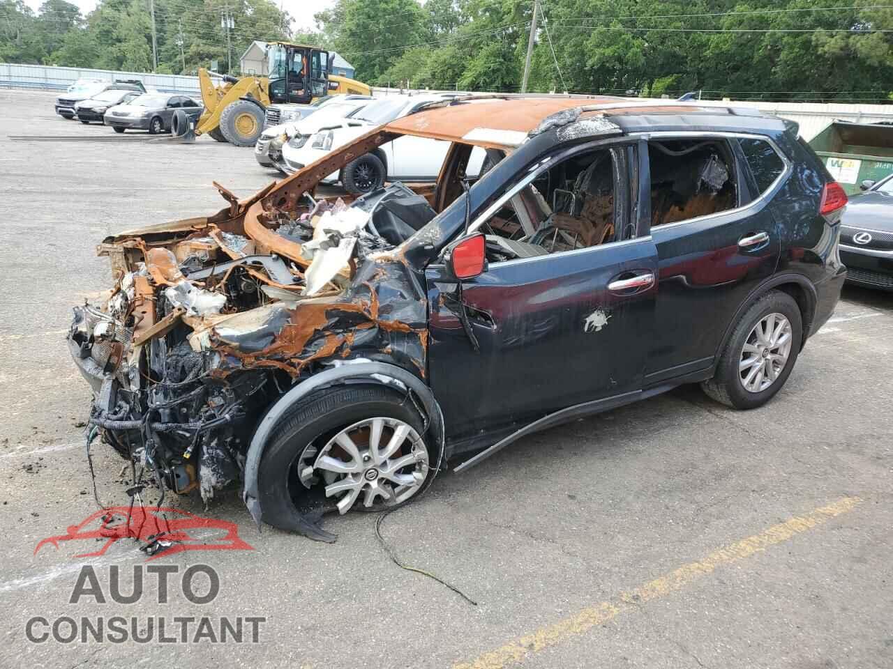 NISSAN ROGUE 2017 - KNMAT2MT8HP619413