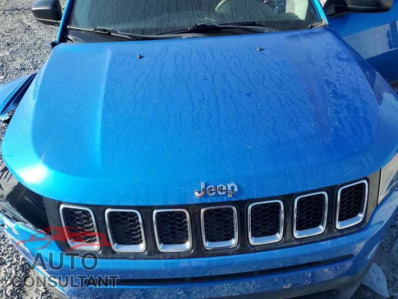 JEEP COMPASS 2018 - 3C4NJDAB7JT100109