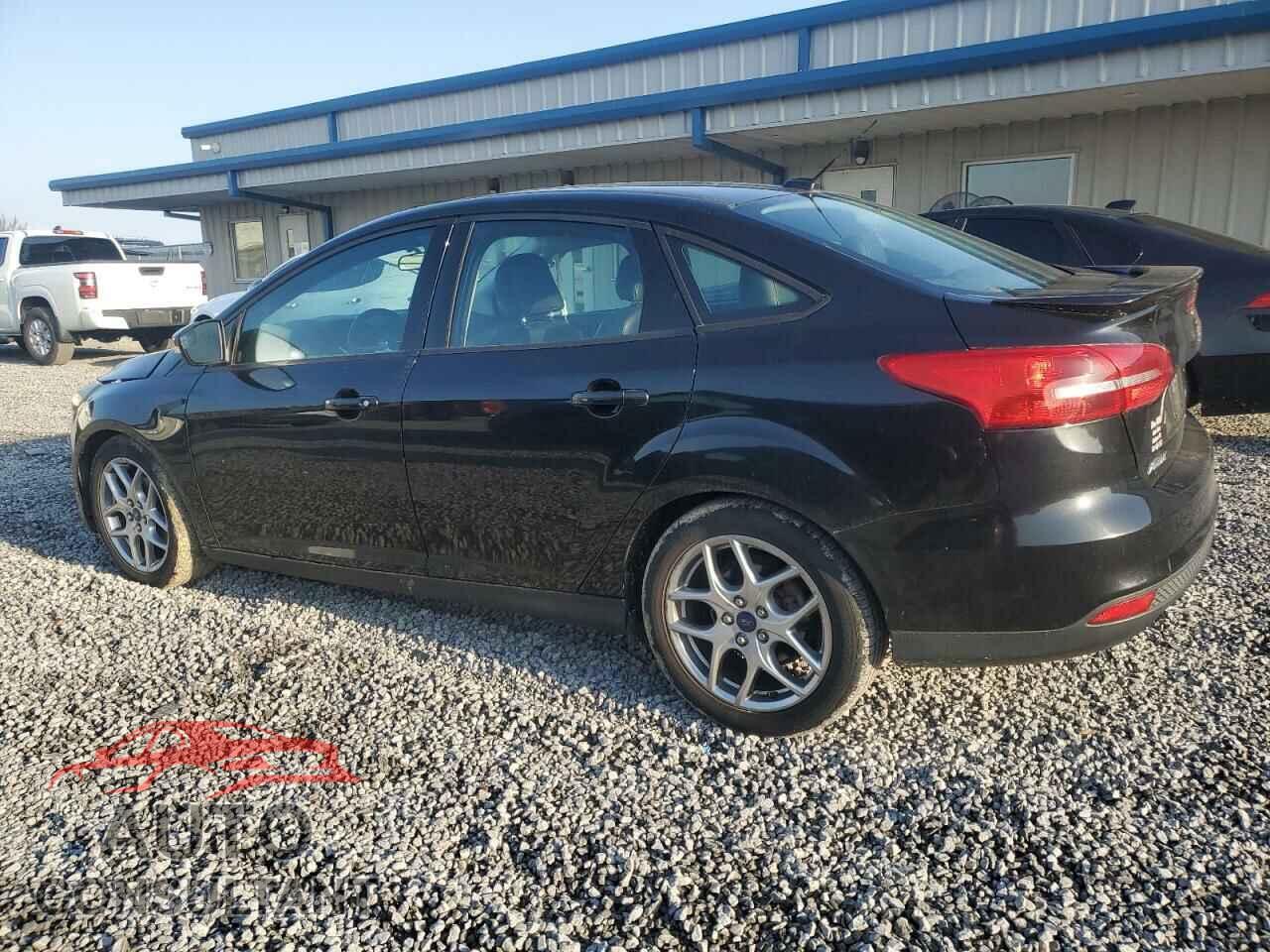 FORD FOCUS 2015 - 1FADP3F22FL270965