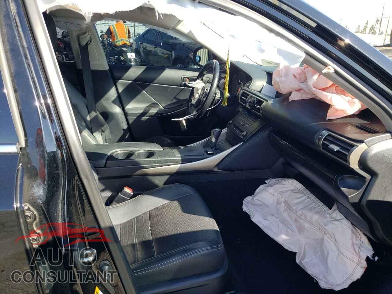 LEXUS IS 2016 - JTHBA1D24G5010405
