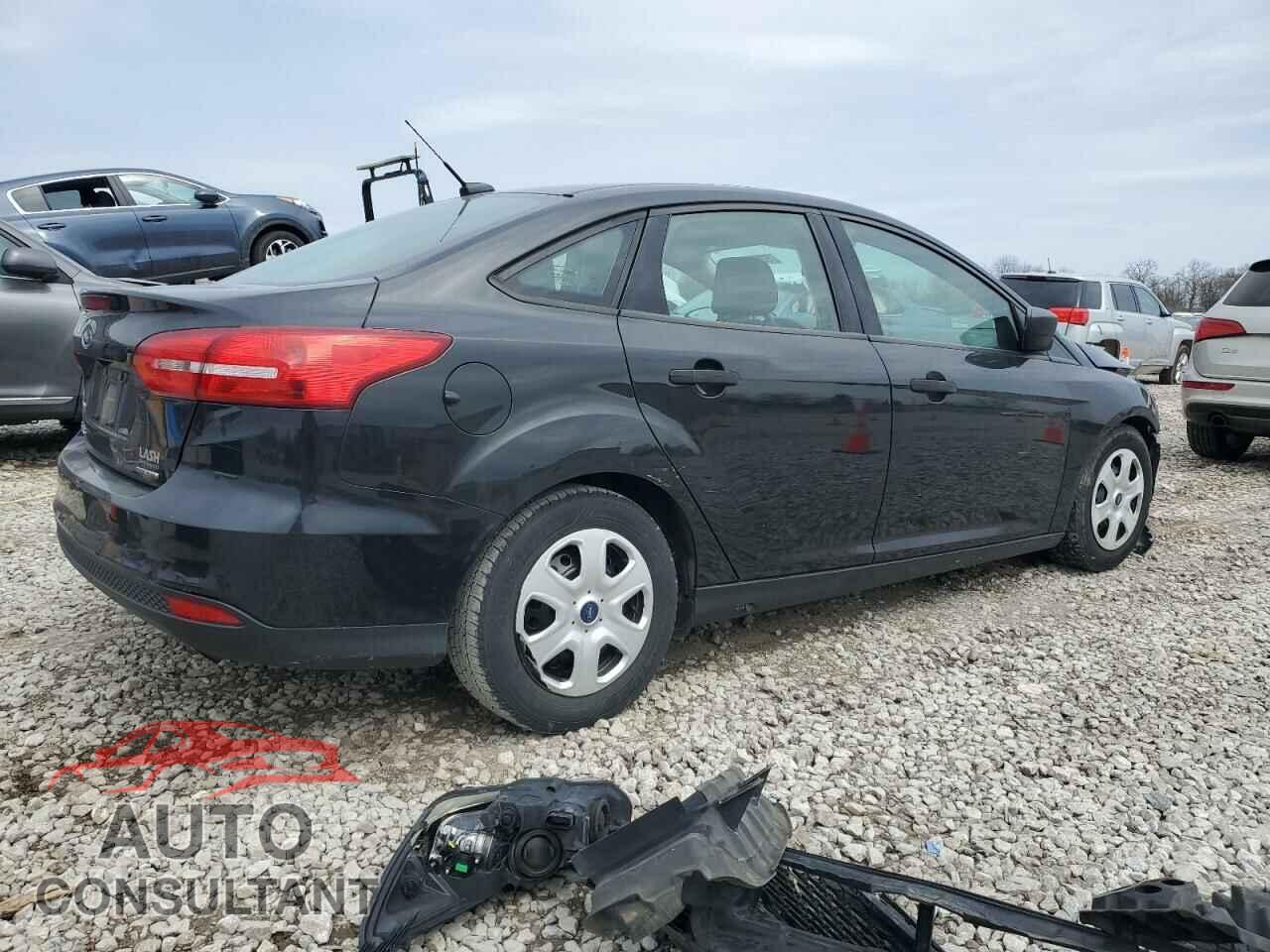 FORD FOCUS 2015 - 1FADP3E24FL218125