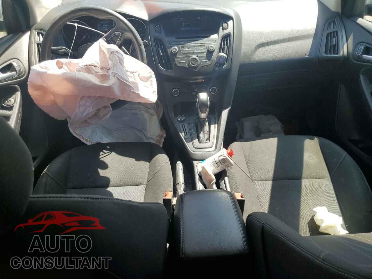 FORD FOCUS 2015 - 1FADP3K20FL299712