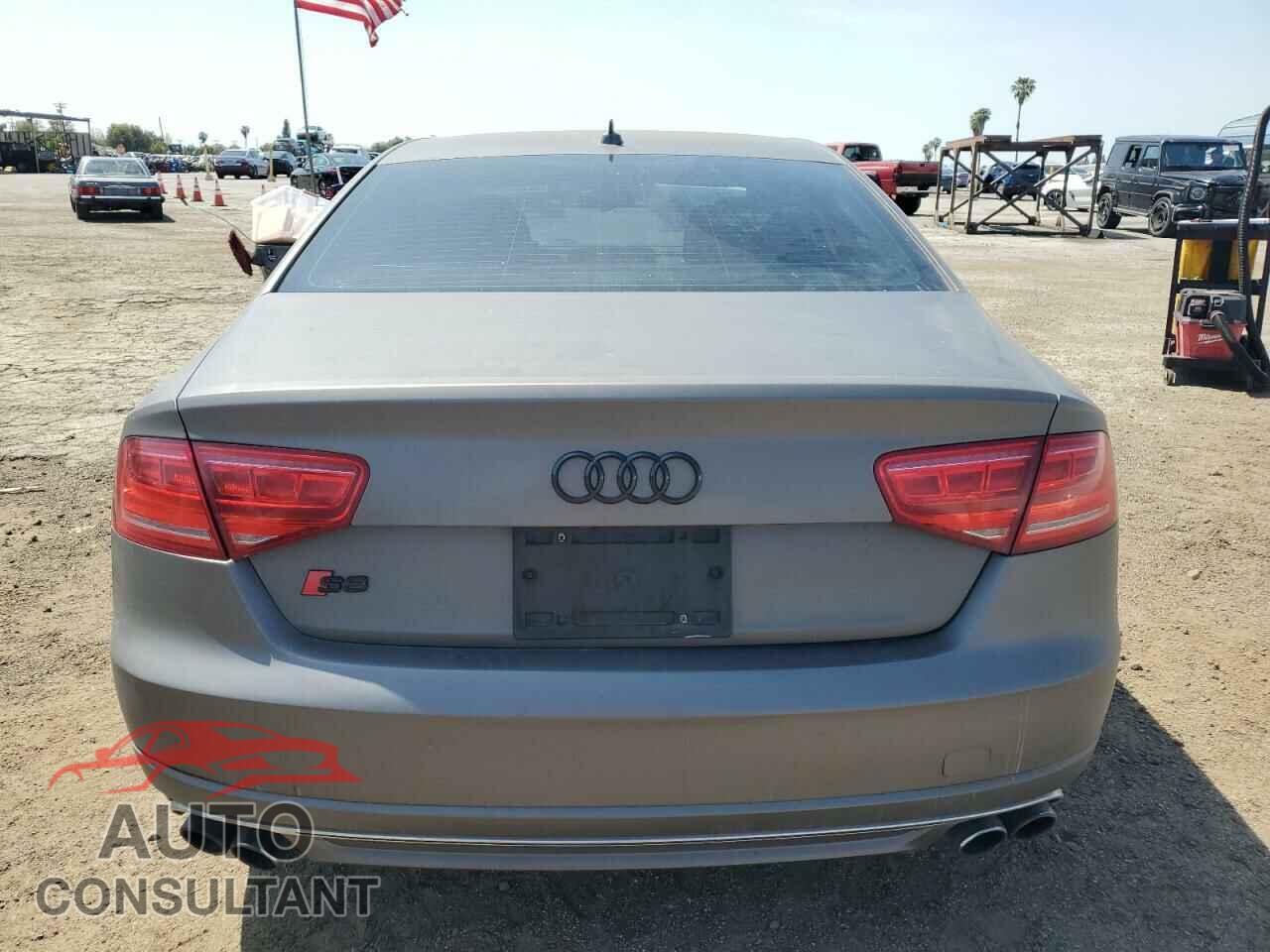 AUDI S8 2013 - WAUD2AFD4DN007731
