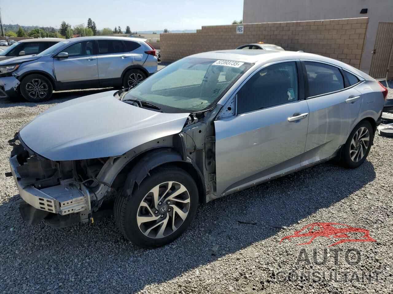HONDA CIVIC 2017 - 2HGFC2F70HH556495
