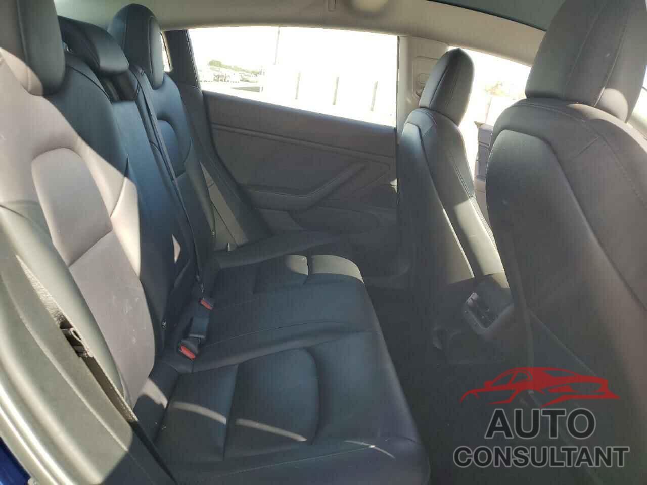 TESLA MODEL 3 2018 - 5YJ3E1EA6JF040351