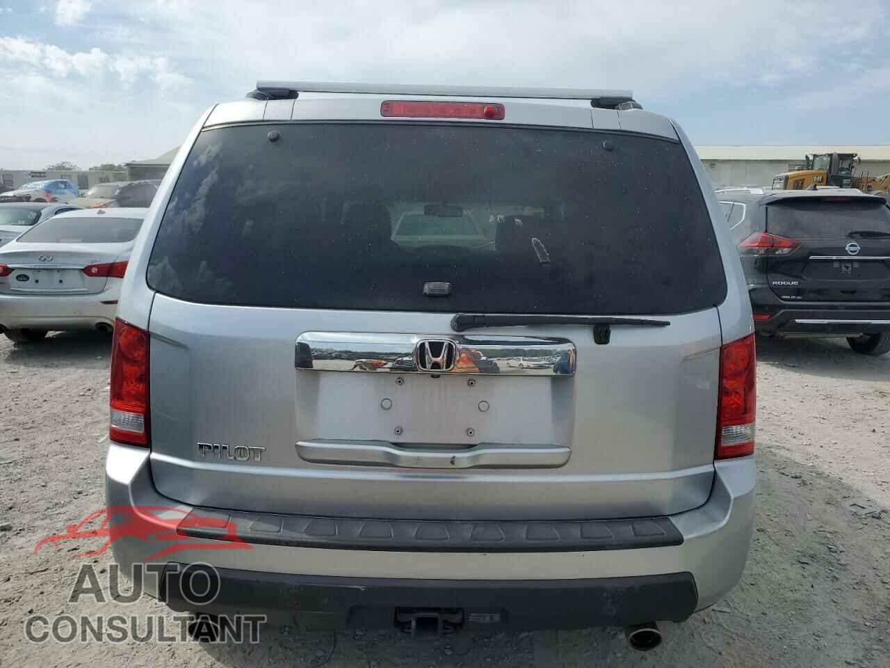 HONDA PILOT 2011 - 5FNYF3H50BB022071