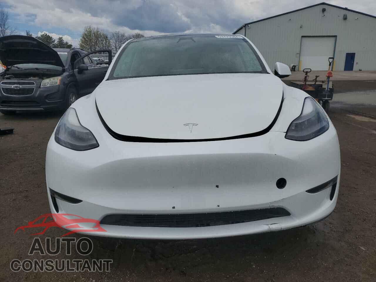 TESLA MODEL Y 2023 - LRWYGDFD8PC967381