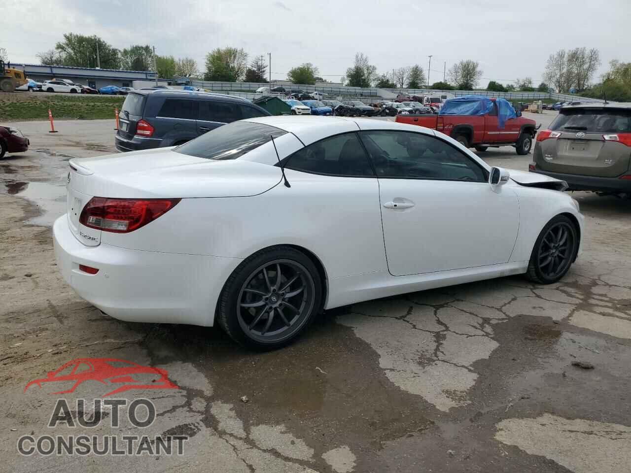 LEXUS IS 2012 - JTHFF2C23C2524901