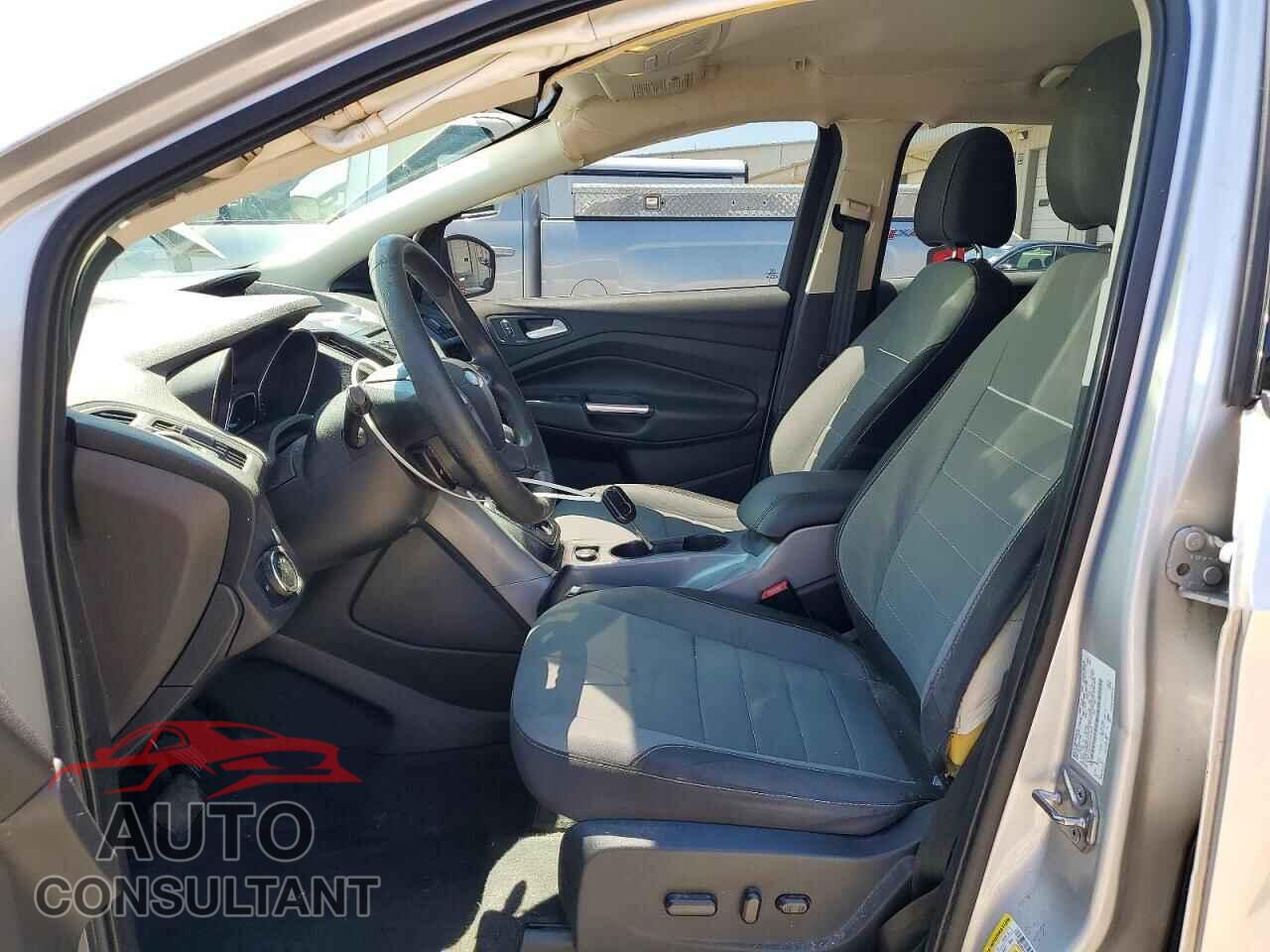 FORD ESCAPE 2015 - 1FMCU9G94FUA67627