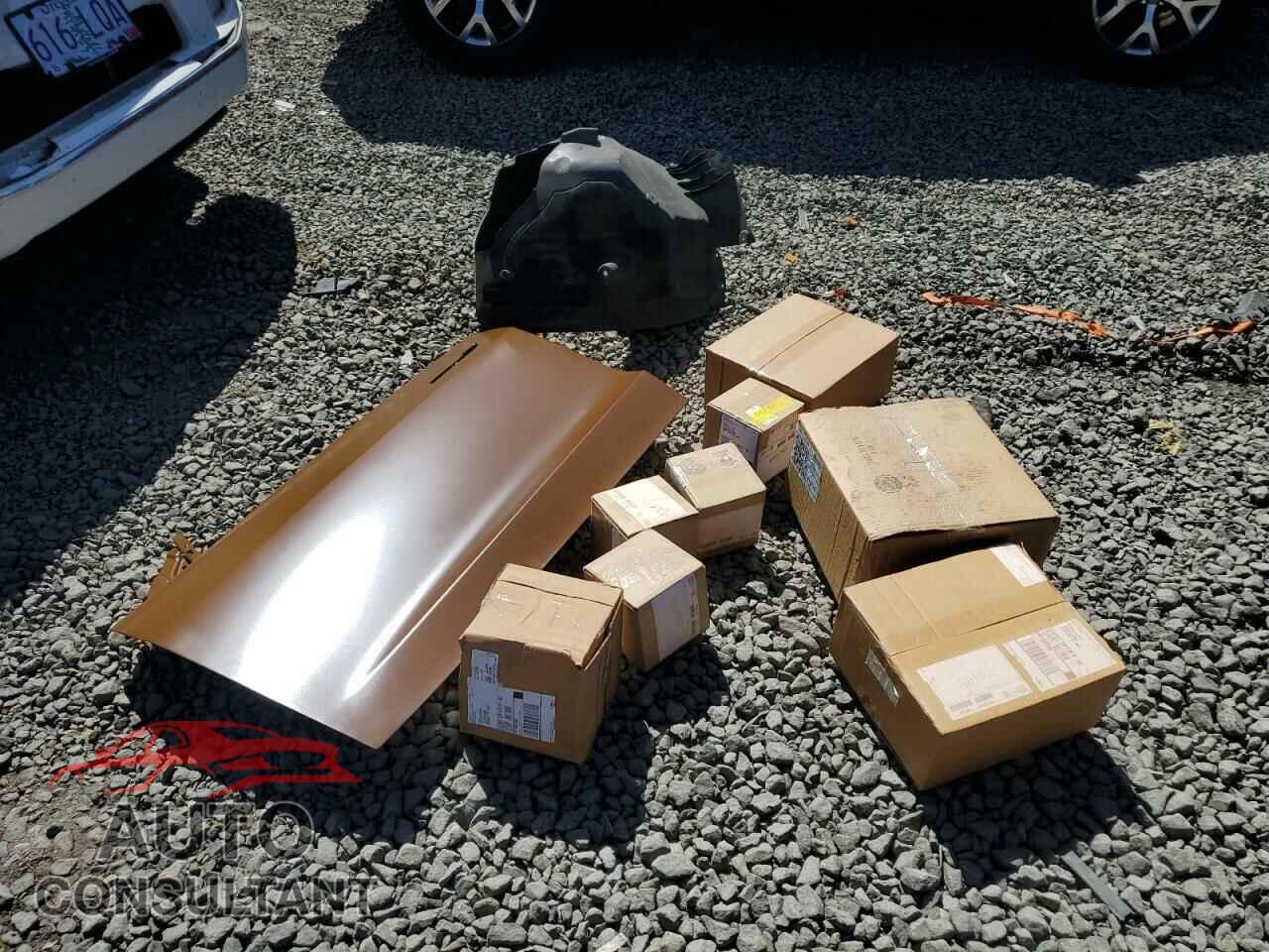 TESLA MODEL 3 2018 - 5YJ3E1EB8JF065664