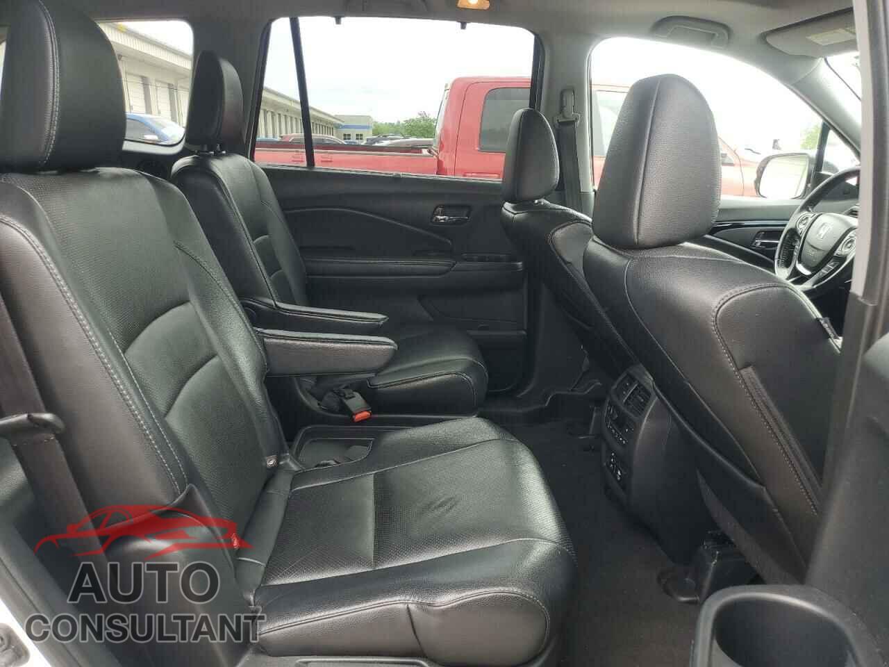 HONDA PILOT 2016 - 5FNYF6H08GB016144