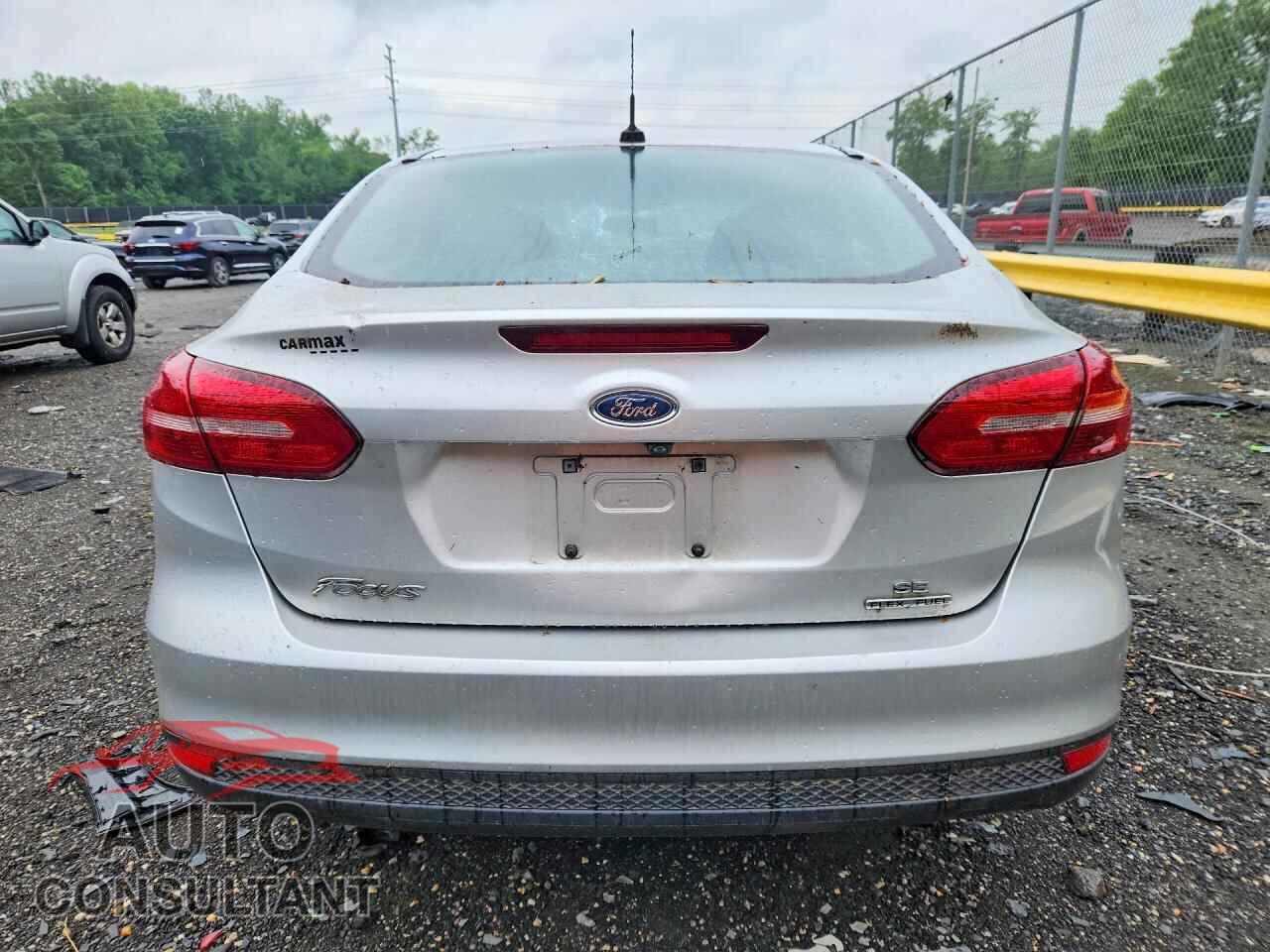 FORD FOCUS 2016 - 1FADP3F2XGL389431