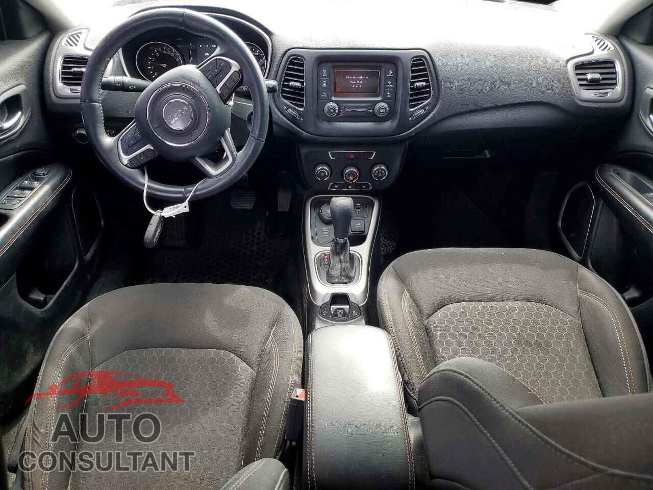 JEEP COMPASS 2018 - 3C4NJDAB9JT337524