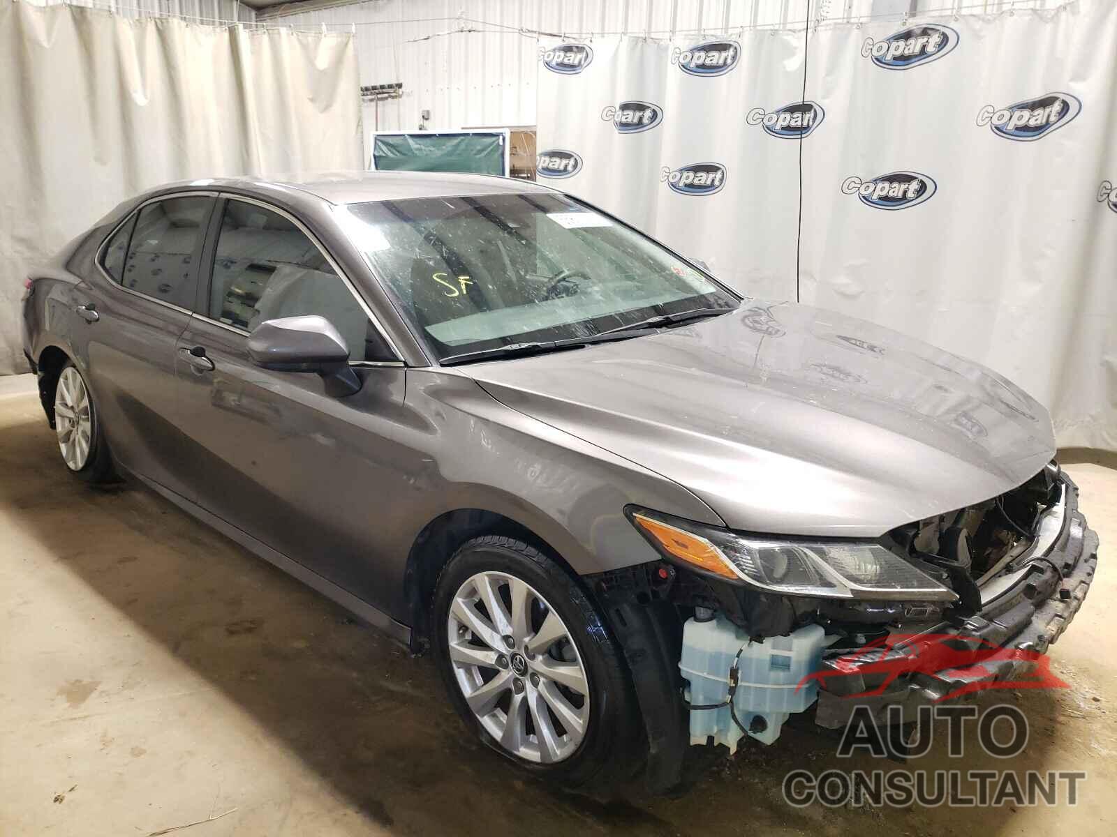 TOYOTA CAMRY 2018 - 4T1B11HK2JU115500