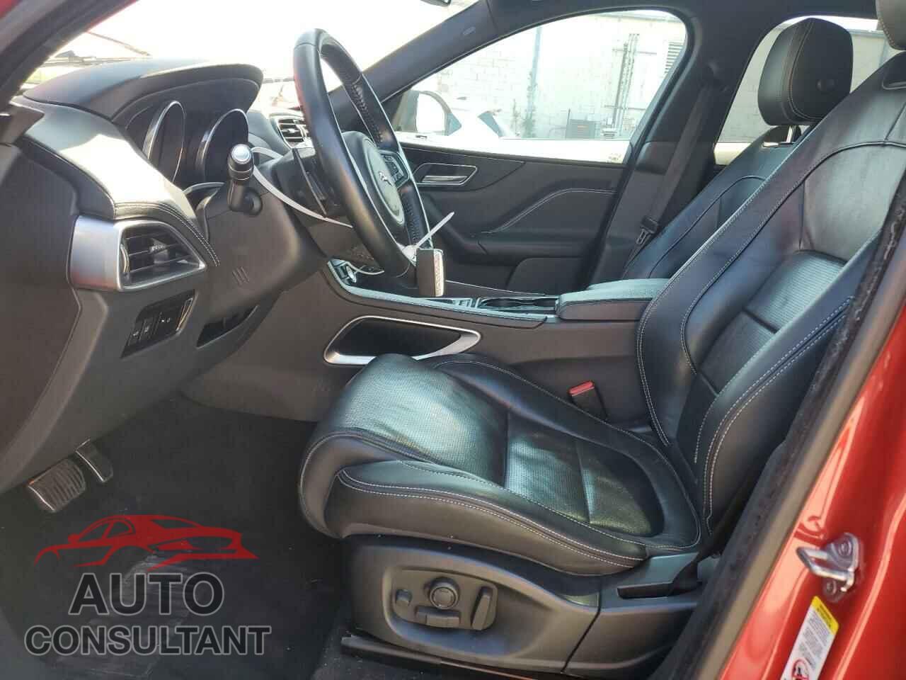 JAGUAR F-PACE 2017 - SADCL2BV2HA069355